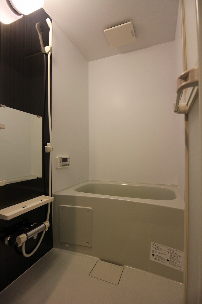 バス・シャワールーム　・同型参考写真