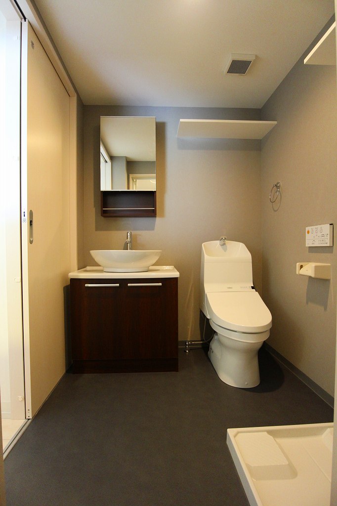 洗面設備　・同型参考写真