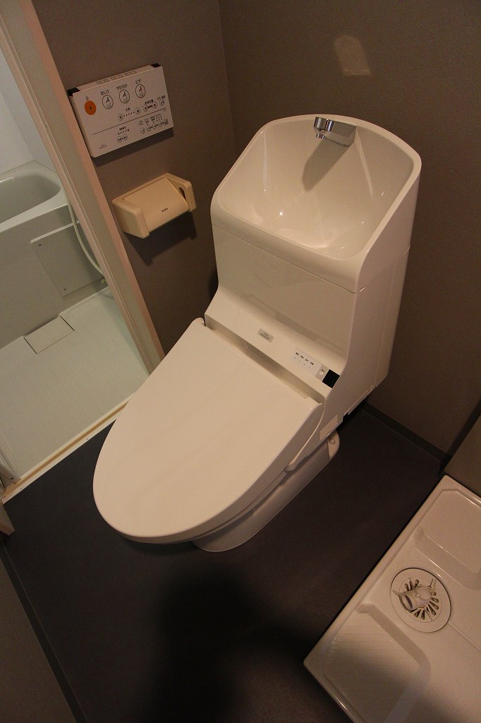 トイレ　・同型参考写真