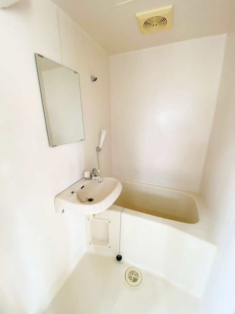 バス・シャワールーム　詳細はタウンハウジングまで！043-290-8070