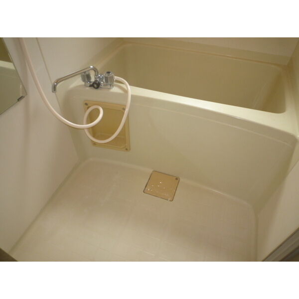 バス・シャワールーム　バストイレ別でおすすめです☆