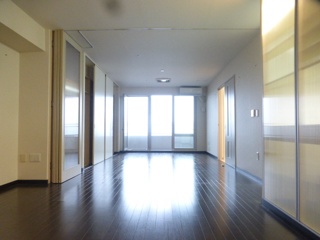 居室・リビング　内観