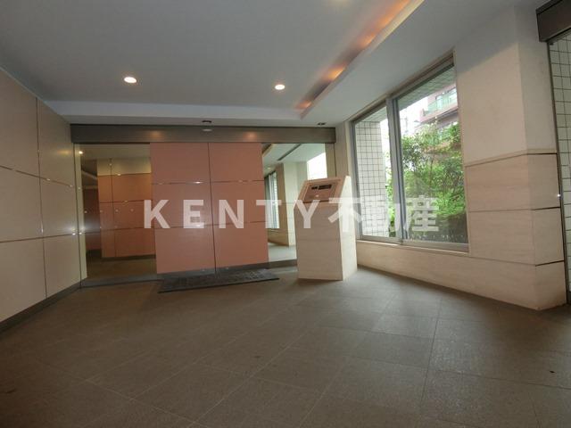 エントランス　ゆとりのあるエントランスです