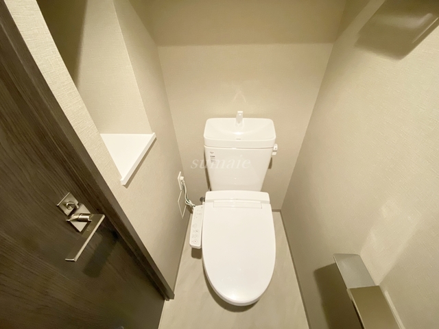 トイレ　温水洗浄機能付きトイレです☆