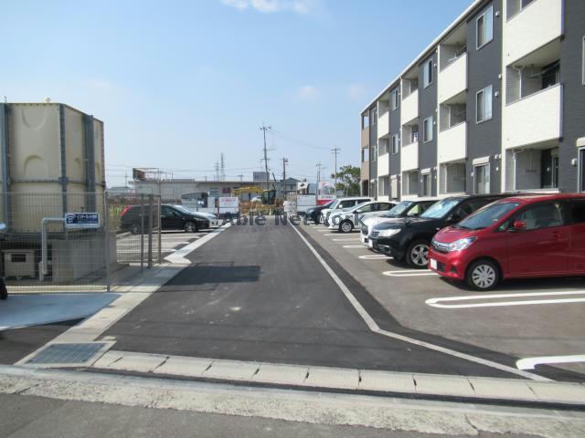 駐車場　駐車場