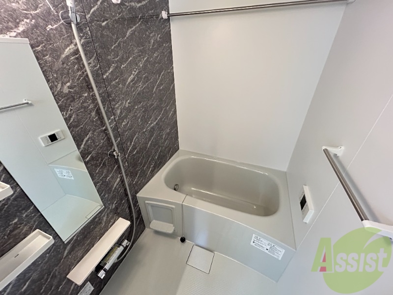 バス・シャワールーム　浴室はこちら。一日の疲れを癒しましょう。