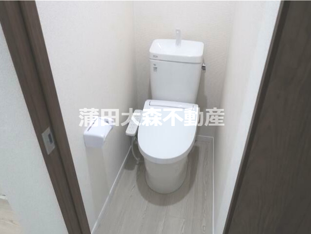 トイレ　温水洗浄便座付き