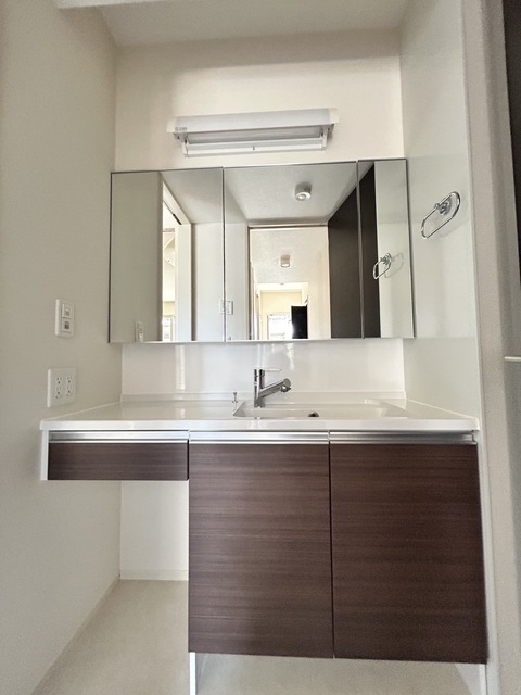 洗面設備　別★室内洗濯機置き場あり★