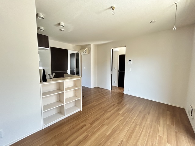 居室・リビング　別★室内洗濯機置き場あり★