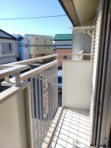 バルコニー　暖かな日差しのふりそそぐバルコニー