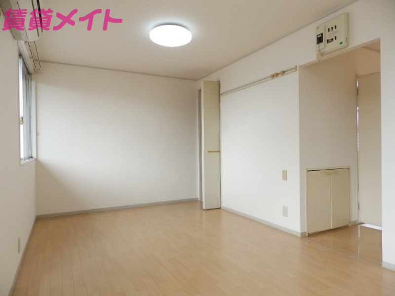 居室・リビング　同型参考写真