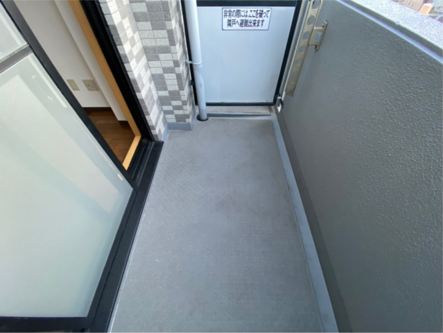 バルコニー　外からの目が気にならないバルコニーで洗濯物が干せます