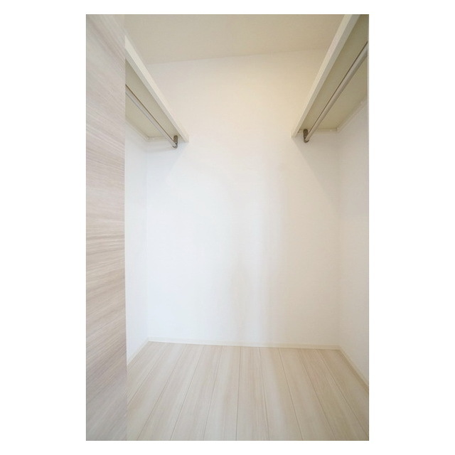 収納　ウォークインクローゼットで満足の収納力