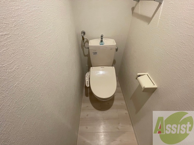 トイレ　ウォシュレット機能がついたトイレ。安心して使用できますね。