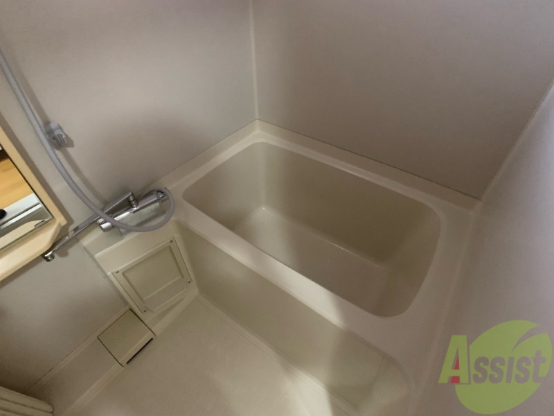 バス・シャワールーム　コチラで日々の疲れを癒し、リラックスしてください