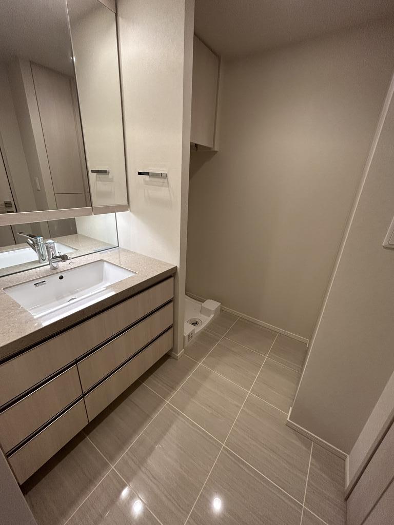 洗面設備　※別部屋の参考写真です。