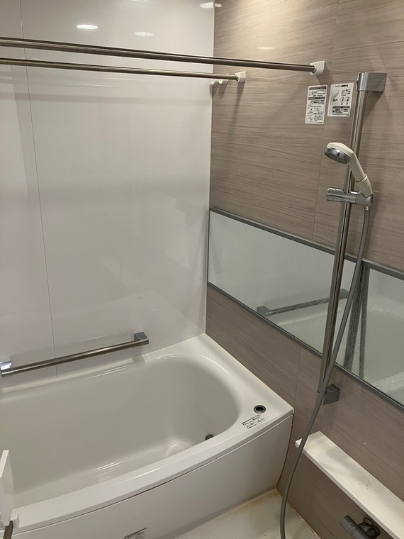 バス・シャワールーム　ゆったり過ごせるお風呂です