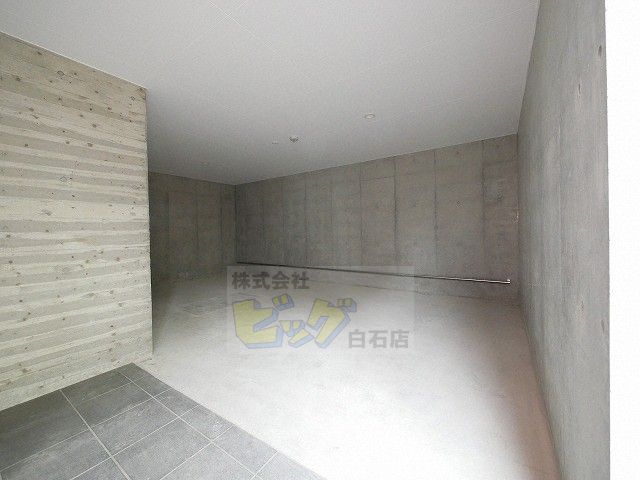 その他共有部分　屋内駐輪場付きです♪