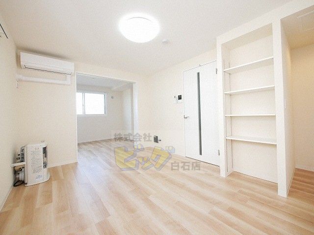 居室・リビング　広々リビングです♪