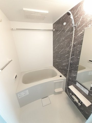 バス・シャワールーム　【Ｉ・ＶＩＬＬＡＧＥ大手町　Ｂ】きれいなお風呂です