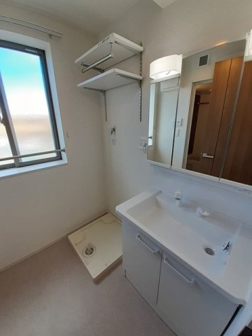 洗面設備　【Ｉ・ＶＩＬＬＡＧＥ大手町　Ｂ】コンパクトで使いやすい洗面所