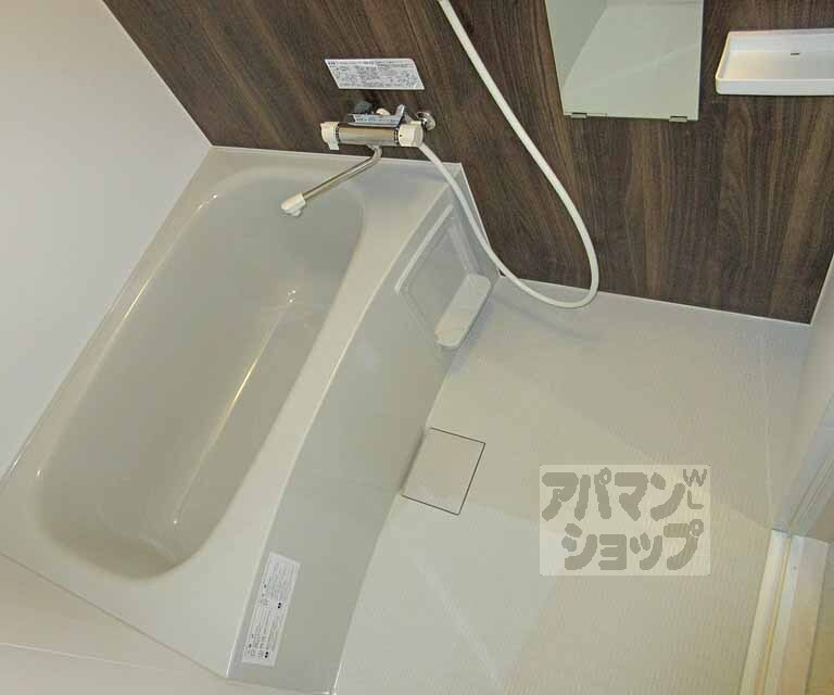バス・シャワールーム　お風呂もピッカピカですね～