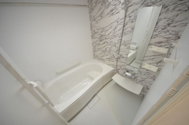 バス・シャワールーム　☆ワンランク上の内装☆