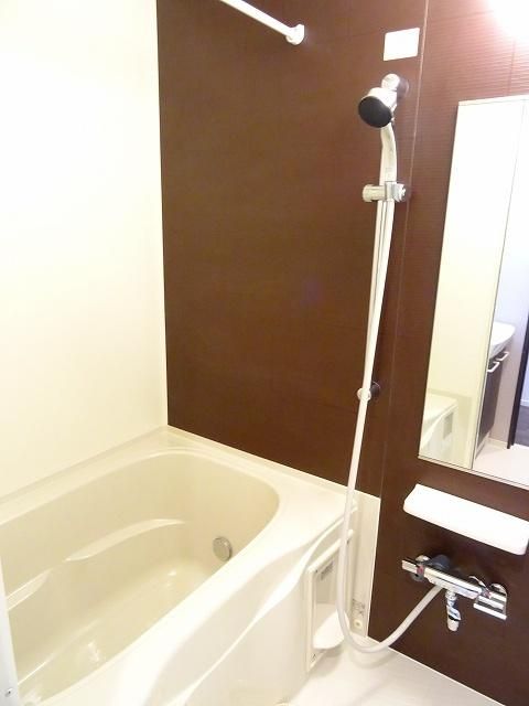 バス・シャワールーム　★追焚き機能・浴室乾燥機完備★