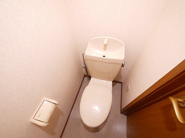 トイレ　清潔感のあるトイレです