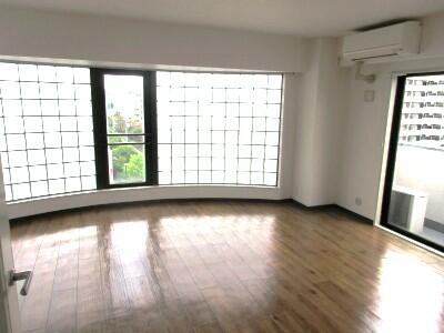 居室・リビング　別号室の写真を使用しています