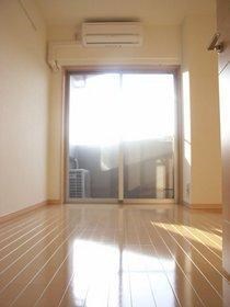 居室・リビング　別部屋参考写真