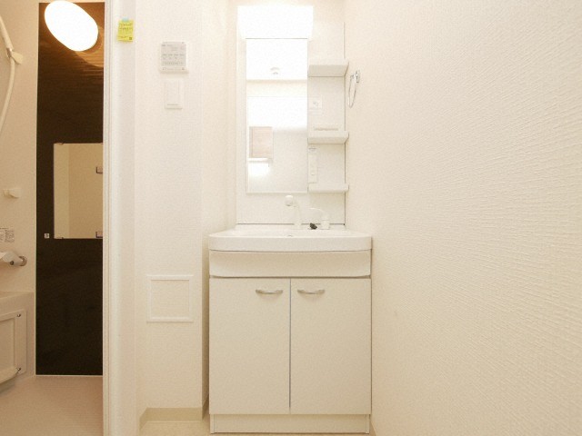 洗面設備　脱衣スペースもあります