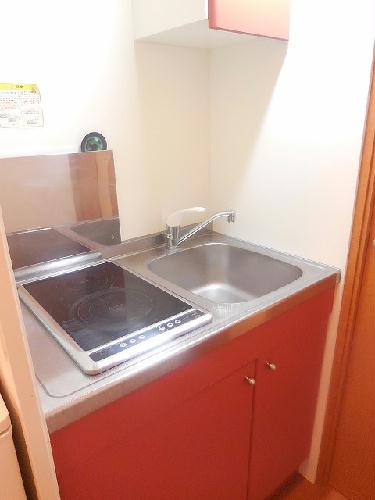 キッチン　2口の電気コンロ付き