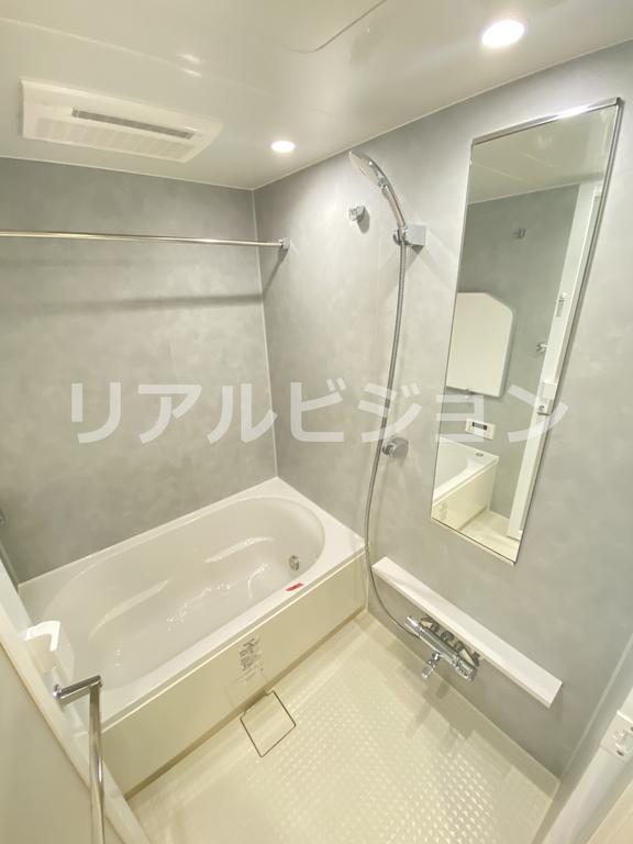 バス・シャワールーム　同一タイプ。色味が異なる場合がございます。