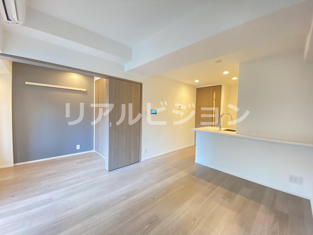 居室・リビング　同一タイプ。色味が異なる場合がございます。