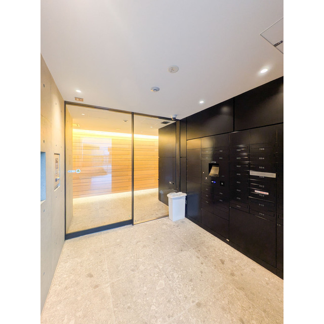 居室・リビング　清潔なエントランスです