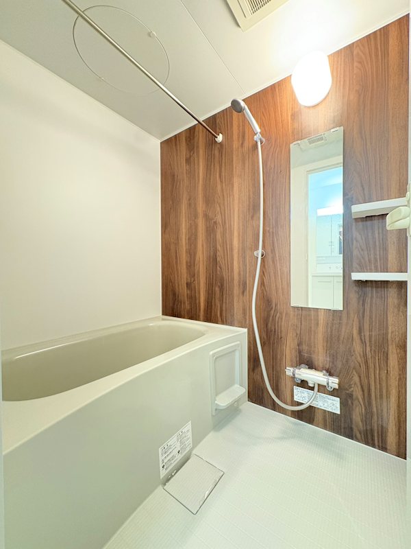 バス・シャワールーム　ゆとりあるバスルームはトイレと別にしました