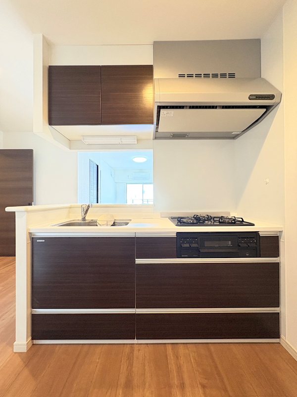 キッチン　収納豊富なシステムキッチンになります