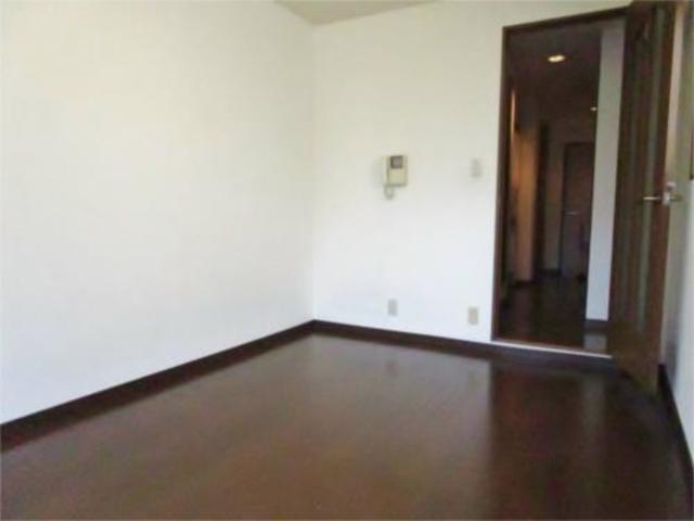 居室・リビング　明るい洋室です