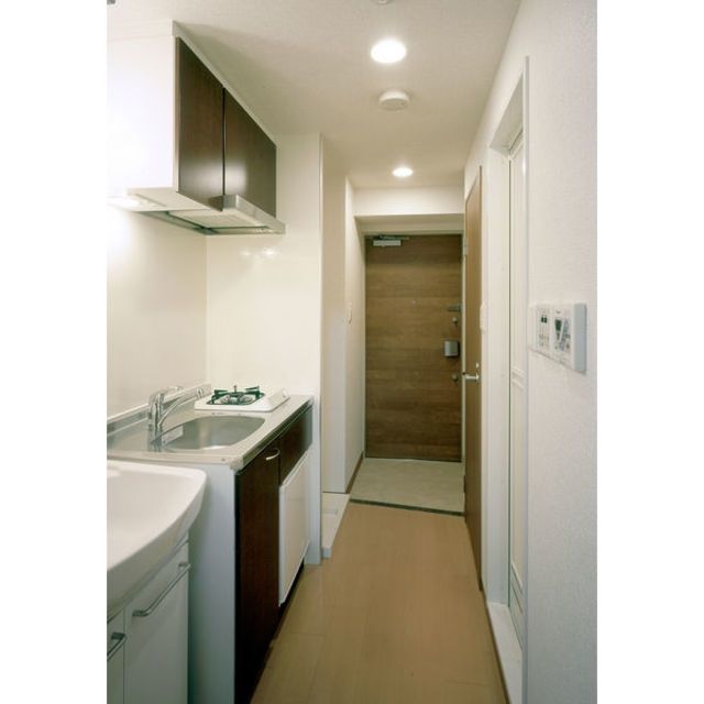 玄関　同物件別部屋のお写真になります。現況優先です。