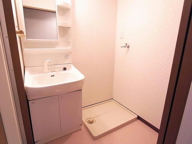 洗面設備　同型参考写真