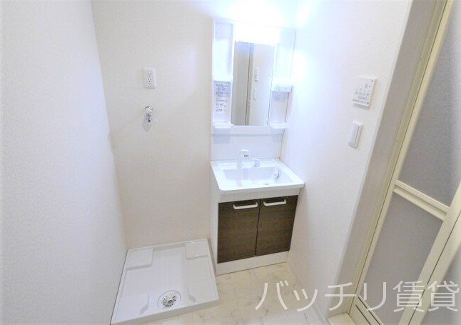 洗面設備　※同型タイプ写真の為、現状優先。