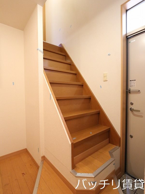 玄関　別号室イメージの為、現状を優先致します。