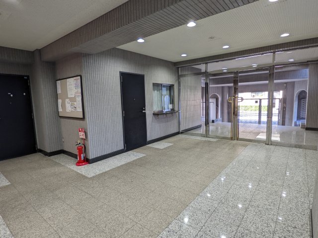 ロビー　落ち着いたロビーです