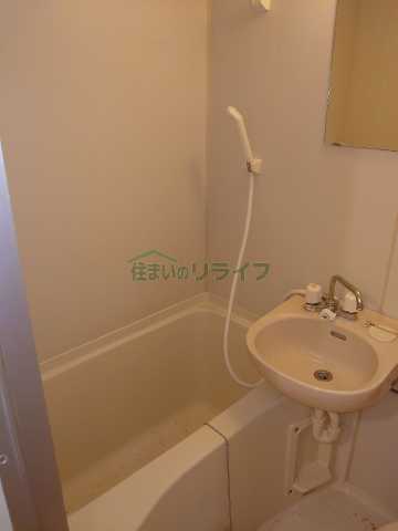 バス・シャワールーム　別部屋の参考写真となります