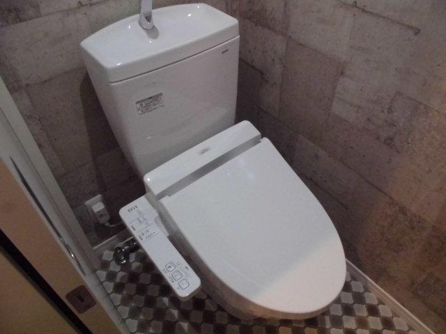 トイレ　N house