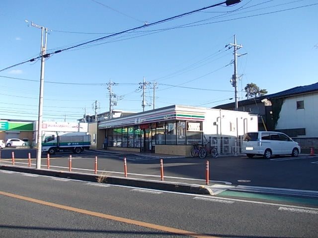 コンビニ　セブンイレブン東松山幸町店（コンビニ）まで500m
