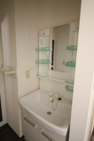 洗面設備　※別号室の写真です。現況優先となります。