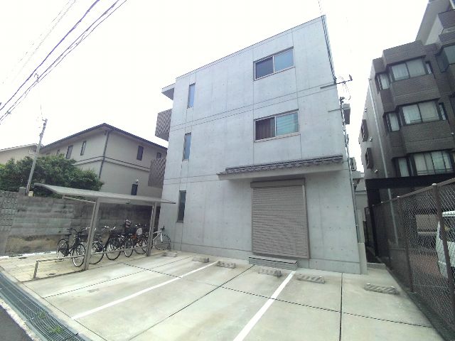 建物外観　閑静な住宅街