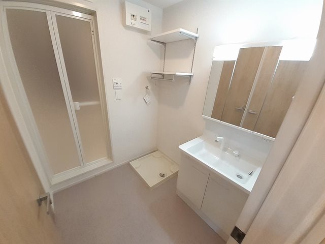 洗面設備　※別号室の写真になります。
